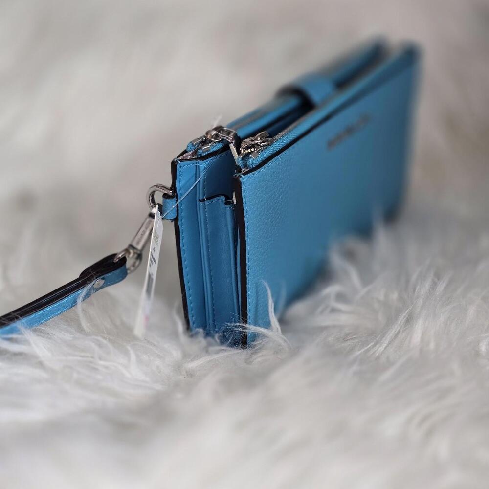 Michael Kors Blue Wristlet - Picture 2 of 4